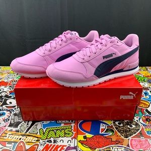 Puma ST Runner V2 Pink Size 5.5 Youth / 7 Womens